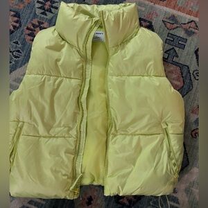 Old navy puffer vest (NWOT)